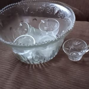 Glass punch bowl with 8 glasses